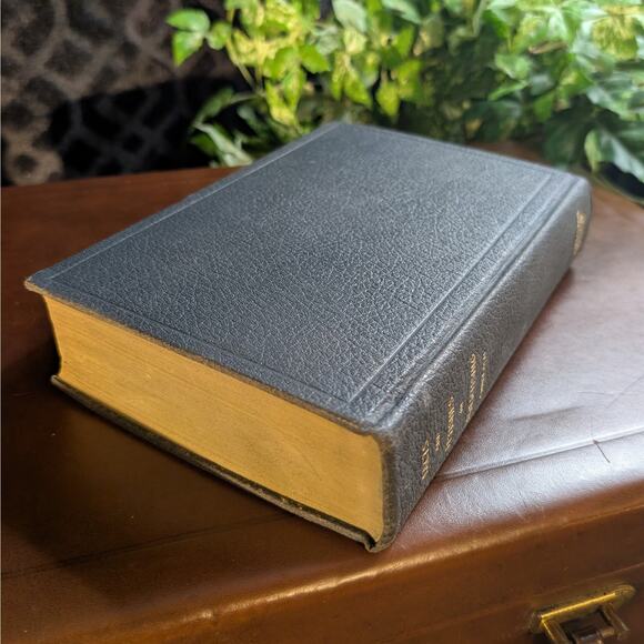 Vintage Navy Blue Hardback Book Facts and Fetishes in Advertising, Gundlach 1931 - Picture 4 of 8